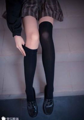 三个姑妈一个侄_BD英语免费在线观看