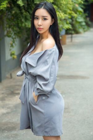 被门卫大爷揉的校花_1080P超清在线观看