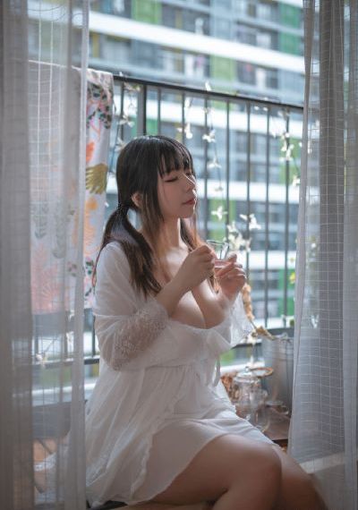 按摩室的女大学生_高清在线观看电视